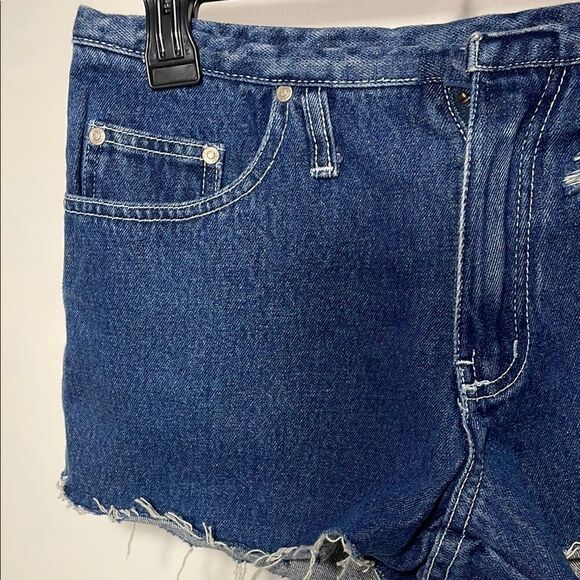 Nick and Lara’s Distressed Denim Shorts - Picture 3 of 8